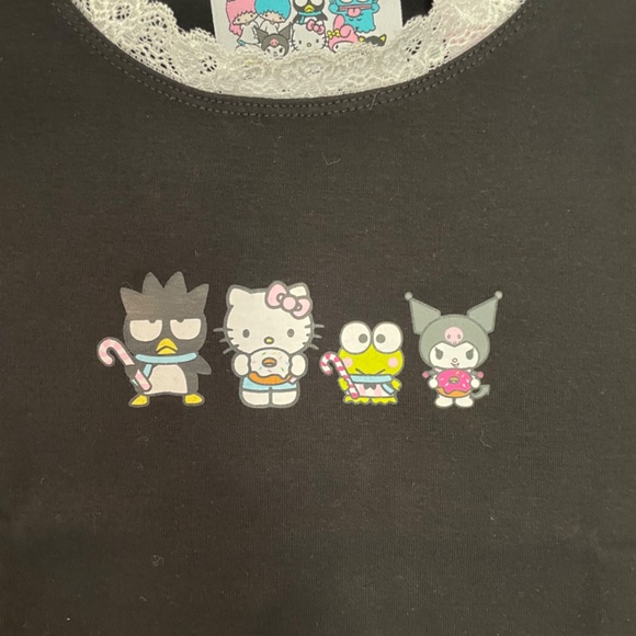 Hello Kitty and Friends T-shirt - Picture 2 of 3